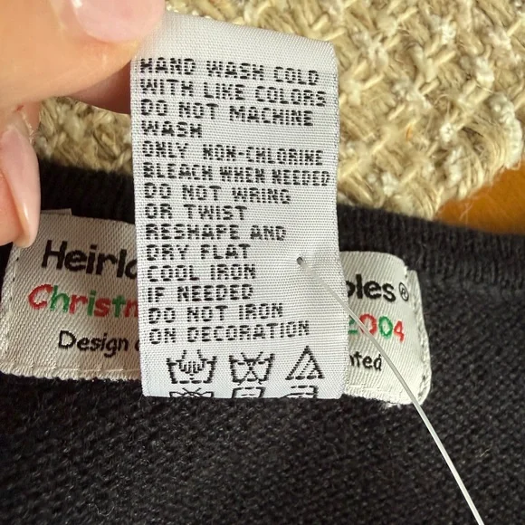 Heirloom Collectibles Y2K Black Zip Up Christmas Cardigan Sweater Ugly Sweater M - Picture 8 of 12